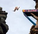 Red Bull Cliff Diving llega hasta el Pigeon Rocks en el Líbano