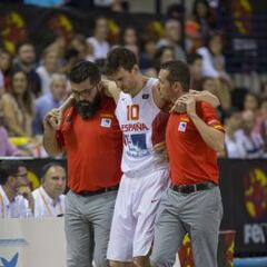 Pau Ribas y Claver se retiraron lesionados ante Macedonia