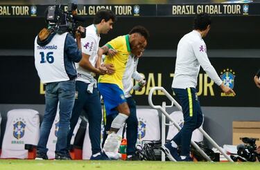 Neymar se retira lesionado del amistoso entre Brasil y Qatar