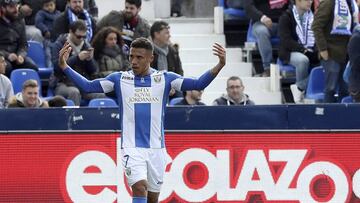 GRA146. LEGAN&Eacute;S, 04/03/2017.- El centrocampista venezolano del CD Legan&eacute;s Daniel Mach&iacute;s celebra su gol marcado ante el Granada CF durante el partido correspondiente a la vig&eacute;simo sexta jornada de LaLiga Santander disputado esta ma&ntilde;ana en el estadio Municipal de Butarque. EFE/BALLESTEROS