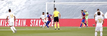 El jugador del Real Madrid, Marcelo, marca el 3-0 al Eibar. 