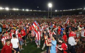 Al finalizar el partido se produjo una invasion de campo, los seguidores querían celebrar el ascenso de su equipo a primera división