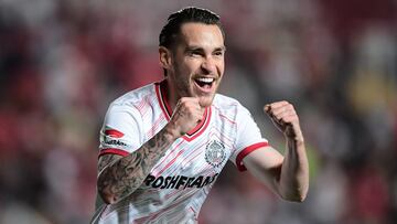 Jesus Angulo celebrates his goal 0-3 on Hat-trick of toluca during the 14th round match between Necaxa and Toluca as part of the Liga BBVA MX, Torneo Apertura 2024 at Victoria Stadium on October 27, 2024 in Aguascalientes, Mexico.