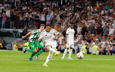 Ejecutó con tranquilidad a su derecha. No ajustó mucho el tiro pero engañó por completo a Rui Silva.