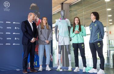 La Selección pone rumbo al Mundial de Filipinas cargada de ilusión