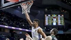 Walter Tavares realiza un mate ante el Unics Kaz&aacute;n.