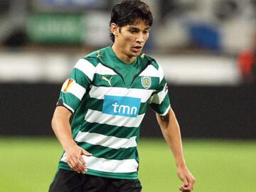 Jugó en el Sporting de Lisboa entre 2009 y 2012.