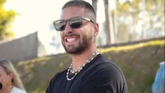 Maluma compró su primer avión privado y no contuvo las lágrimas
