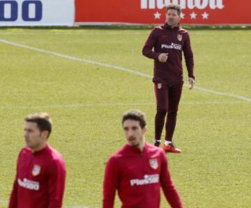 En el entrenamiento, Simeone dio pistas de los posibles titulares ante el Deportivo. 