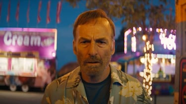 En este clip exclusivo de ‘Nadie 2′ la estrella de ‘Better Call Saul’ la lía parda
