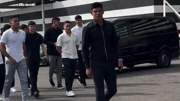 Así fue la llegada del plantel de Colo Colo a la ceremonia del centenario: ¡ojo a la facha!