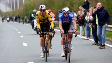 Van der Poel y Van Aert, en el Tour de Flandes.