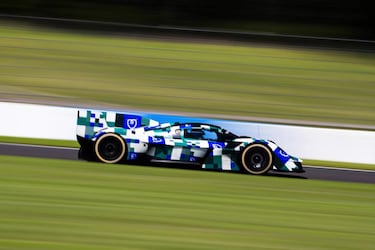 El Aston Martin Valkyrie da sus primeros pasos
