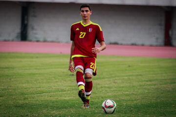 Promesa del fútbol venezolano. Actualmente participando en el Mundial Sub 20. 