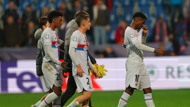 Los jugadores del Barça, tras golear al Viktoria Plzen.