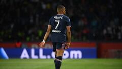 Vean lo que pasa ahora mismo al querer comprar una camiseta de Mbappé en la web del PSG