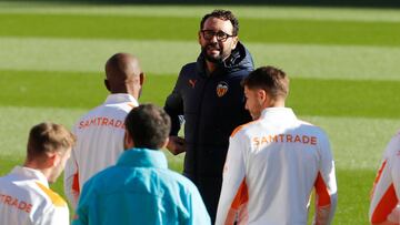 José Bordalás, en el último entrenamiento antes del Valencia-Rayo Vallecano.