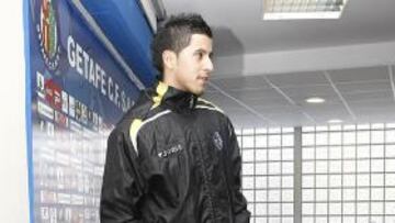 <b>DEFENSOR.</b> Juan Ángel Albín, delantero uruguayo del Getafe, defendió hoy a su ex entrenador, el alemán Bernd Schuster, de quien dijo que el año pasado "le machacaron y luego salió campeón".