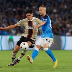Edson Álvarez ya en Inglaterra para unirse al West Ham