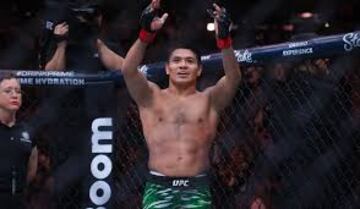 De ser médico del IMSS a estrella del UFC, es la historia de David Martínez, quien tiene un récord de 12-1 y compite en el peso Gallo.