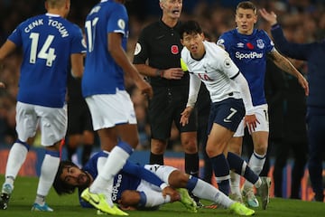 Cuando Heu-Min Son vio la gravedad de la entrada que le hizo a André Gomes, su primera reacción fue echarse las manos a la cabeza y llorar. Sin querer le había partido el tobillo al jugador del Everton. El exjugador del Barcelona tuvo una larga y dura recuperación: "No voy a mentir. Durante este período, tuve momentos realmente malos. No puedo decir que no tuve dolor o que no tenía el pie bloqueado como una roca. Tuve días así, pero quería volver con el equipo lo antes posible". Regresó a los terrenos de juego 112 días después.