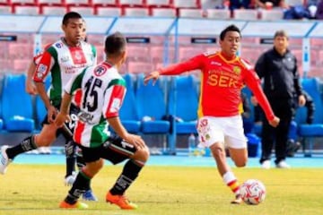 Jugó en Unión Española durante el 2013 y ese mismo año fue parte del plantel que fue campeón. Actualmente es figura en el Sao Paulo y brilla por su selección.