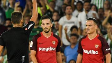 Derbi polémico: el Sevilla pidió penalti a Roque en vez de roja