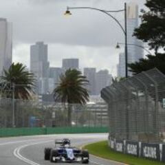 Accidente a 220 km/h con el F-1 V10 biplaza de los periodistas