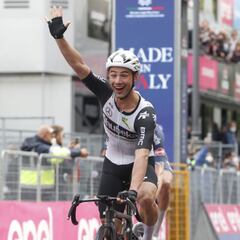 Octava fuga, primer triunfo en una grande para Campenaerts