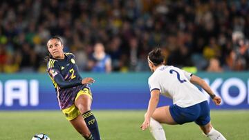 England's defender #02 Lucy Bronze and Colombia's midfielder #02 Manuela Vanegas vie for the ball during the Australia and New Zealand 2023 Women's World Cup quarter-final football match between Colombia and England at Stadium Australia in Sydney on August 12, 2023. (Photo by Izhar KHAN / AFP)