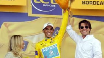 <b>CEREMONIA HOLLYWOODIENSE. </b>Cameron Díaz y Tom Cruise acompañaron ayer a Alberto Contador en el podio de Burdeos.