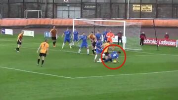 Su cortocircuito mental le vale un disgusto: ¿el penalti más tonto?