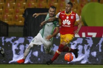 El campeón fue frágil en defensa y en el juego aéreo y cayó en Medellín.