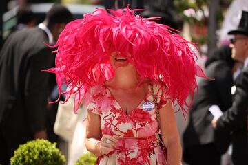 Esta semana se celebra en Ascot, al sur de Inglaterra, la tradicional y pintoresca carrera de caballos con la presencia de la realeza británica.