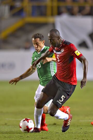 Action photo of action during the match Mexico vs Trinidad and Tobago, corresponding to the Final Hexagonal during the CONCACAF Qualifying rounds for the 2018 FIFA World Cup Russia, at Alfonso Lastras Stadium

Foto de accion durante el partido Mexico vs Trinidad y Tobago, correspondiente al Hexagonal Final durante las Eliminatorias de la CONCACAF rumbo a la Copa Mundial de la FIFA Rusia 2018, en el Estadio Alfonso Lastras, en la foto:  (i-d) Andres Guardado de Mexico y Daniel Cyrus de Trinidad


06/10/2017/MEXSPORT/Isaac Ortiz.