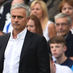 El United respalda a Mourinho y descarta de momento a Zidane