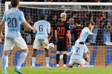 2-2. Hugo Álvarez recibe de Óscar Mingueza dentro del área, amaga, recorta a Héctor Fort y de un disparo cruzado, supera a Iñaki Peña en el minuto 85 de partido.