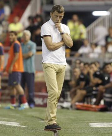 Tercera jornada de la Liga Bbva. Valencia - Barcelona. Djukic.