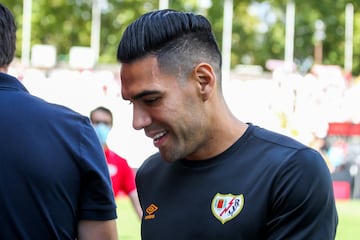 Falcao entró a la cancha al minuto 71 en lugar de Nketa y a los 81' convirtió su primer gol con la camiseta del Rayo Vallecano. Gol 53 en LaLiga, 52 con el Atlético y ya inició con el de Iraola.
