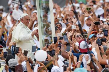 El Papa Francisco recorrió Bogotá, Villavicencio, Medellín y Cartagena con su mensaje de paz y reconciliación. Una visita emotiva para practicantes y no creyentes.