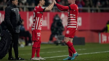 GIRONA, SPAIN - FEBRUARY 17: Viktor Tsyhankov of Girona FC being substitute by Toni Villa of Girona FC  the LaLiga Santander match between Girona FC and UD Almeria at Montilivi Stadium on February 17, 2023 in Girona, Spain. (Photo by Alex Caparros/Getty Images)