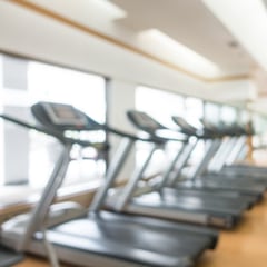 Una cadena de gimnasios exige reconocimiento facial a sus clientes, FACUA les denuncia y se llevan 96.000 euros de sanción