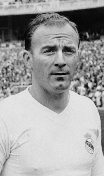 Alfredo Di Stéfano: El argentino nacionalizado español jugó el sudamericano de clubes junto a River Plate en 1948. También estuvo con el combinado hispano en algunos amistosos ante la Roja.