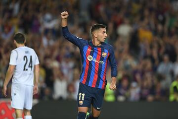 5-1. Ferran Torres celebra el quinto gol.