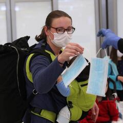 El Gobierno se plantea que la mascarilla sea obligatoria en todos los espacios públicos