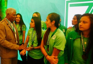 Con los planteles masculino y femenino, los ídolos del equipo y todos los trofeos, Atlético Nacional celebró un nuevo cumpleaños.