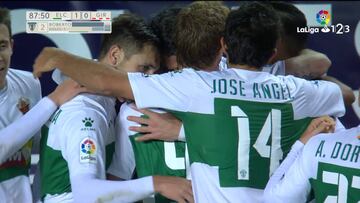 Rober Correa frena al Girona y da los tres puntos al Elche en el 88'