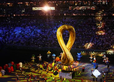Espectáculo de la ceremonia que dio comienzo al Mundial de Qatar 2022. En la imagen se puede ver a todas las mascotas de todos los mundiales disputados hasta la fecha.