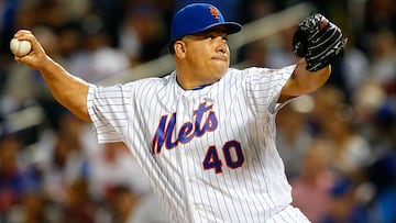 El pitcher dominicano Bartolo Colón se une al también veterano R.A. Dickey para reforzar la rotación de Atlanta Braves.