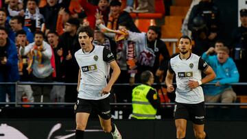 Javi Guerra celebra el gol que le marcó al Espanyol.